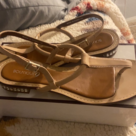 Women Sandals - Picture 3 of 6